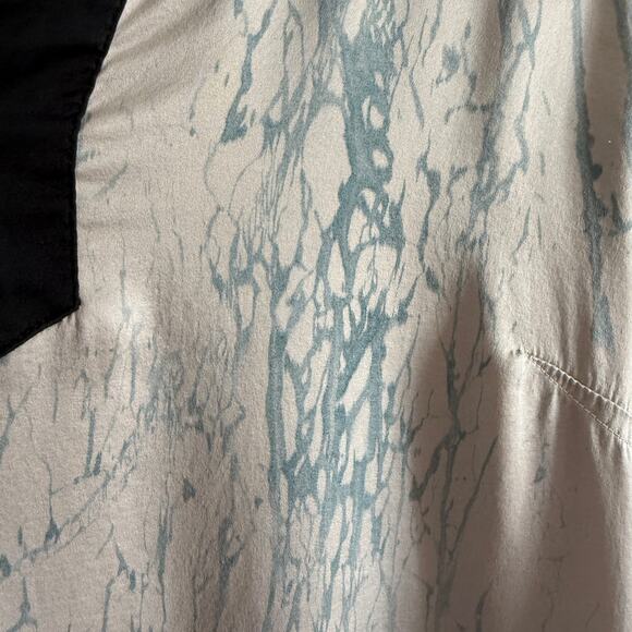 CITRON | Gray and Black Silk Tie Dye Watercolor Split Neck Tunic Top | Medium - Picture 3 of 6